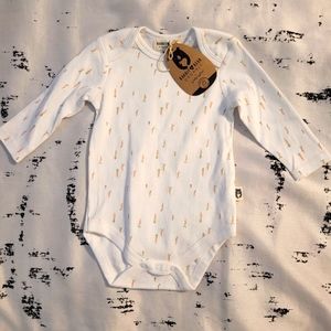 Rabbit + Bear organic carrots 🥕 onesie